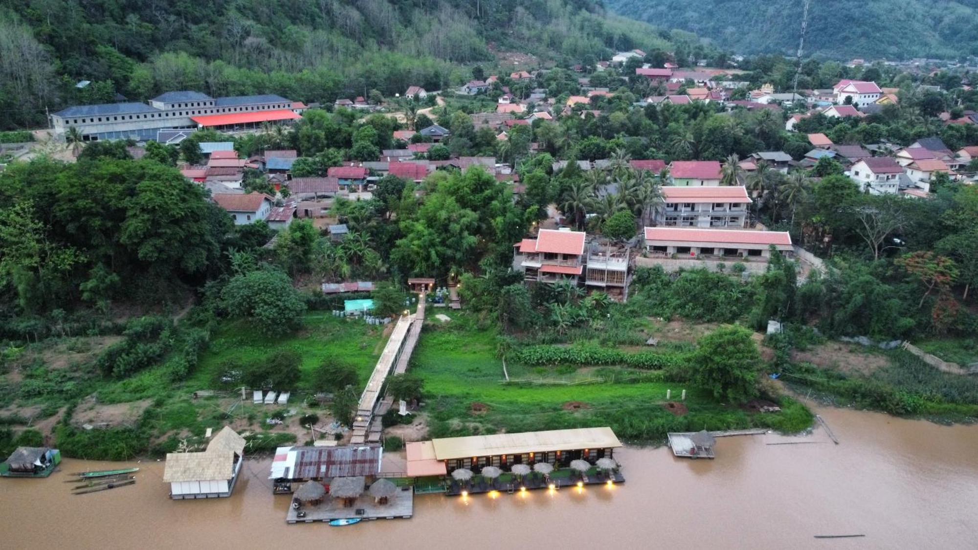 Amanda Boutique Hotel Nong Khiaw Exterior photo